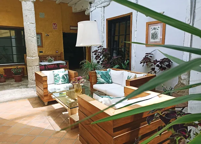 Casa Del Abad 암푸디아