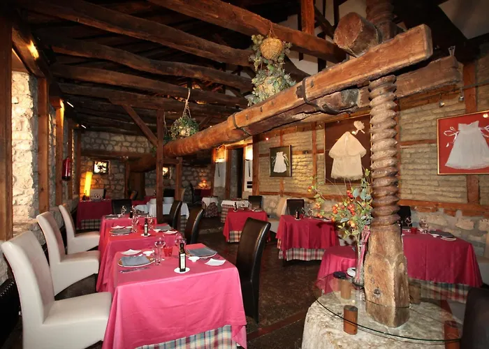 Casa Del Abad 호텔 암푸디아