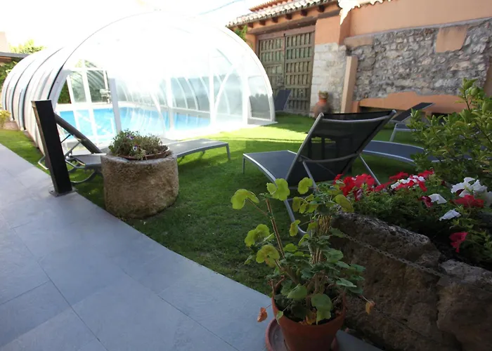 Casa Del Abad 호텔 암푸디아